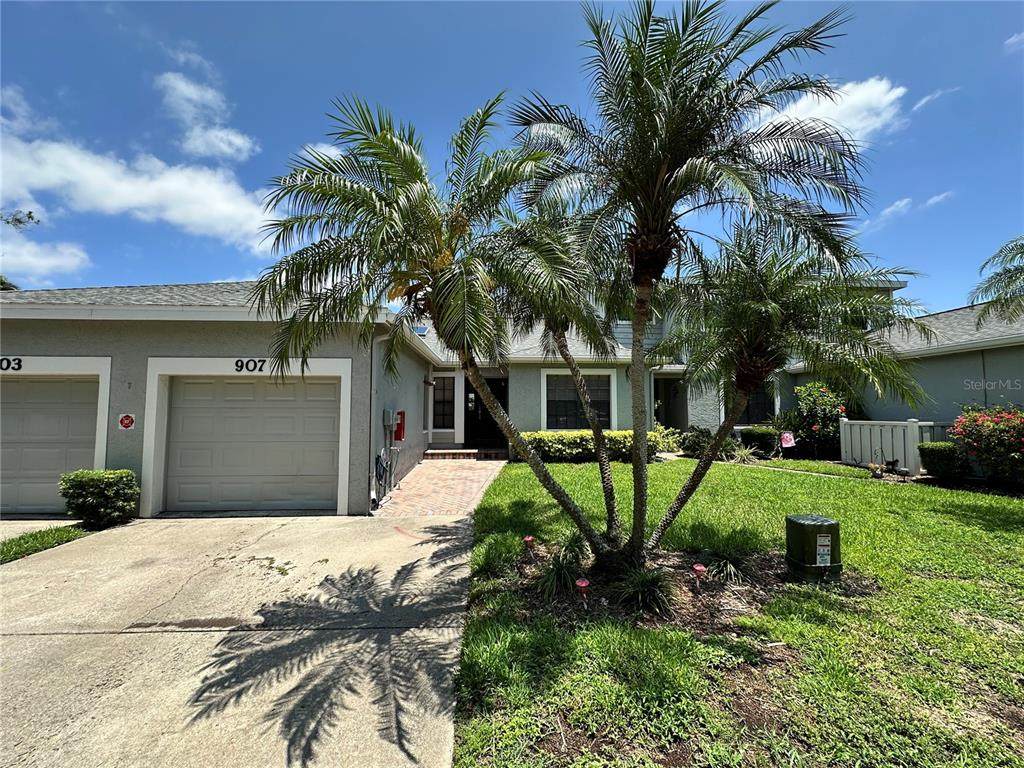 907 San Carlos Avenue - Photo 1