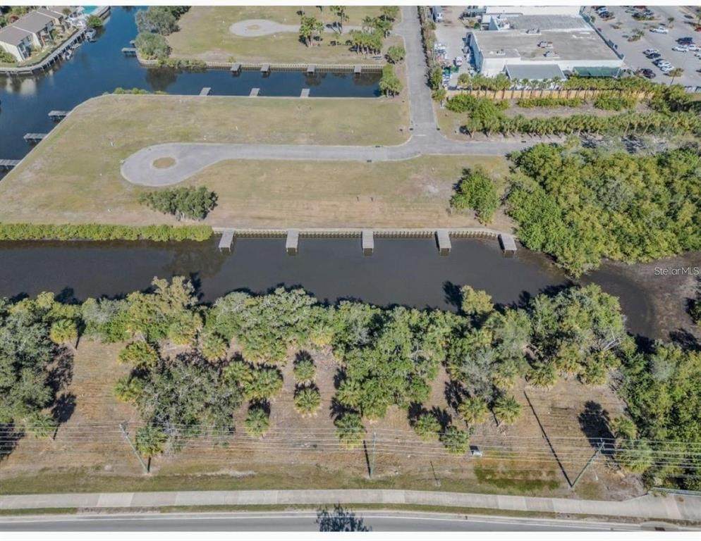 100 Meres Boulevard - Photo 1