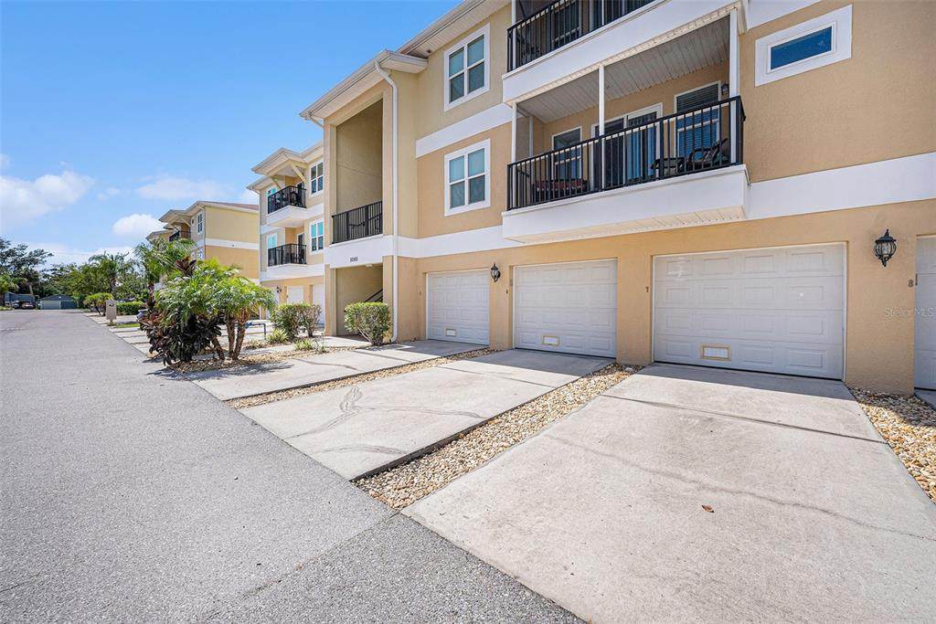 5065 Royal Palms Way - Photo 1