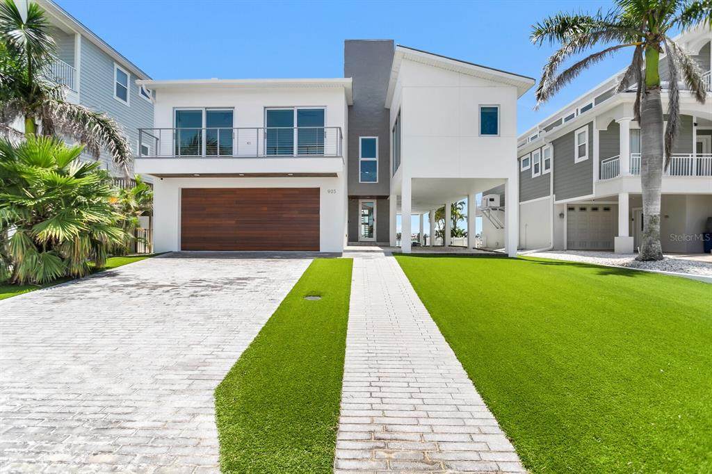 905 Bay Point Drive - Photo 1