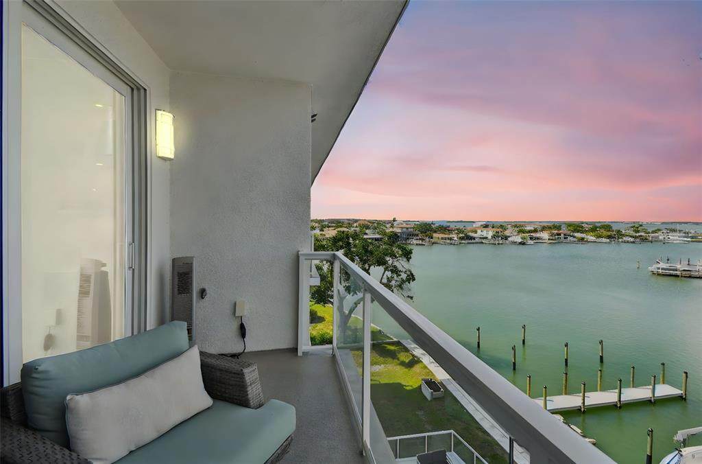 415 Island Way - Photo 1