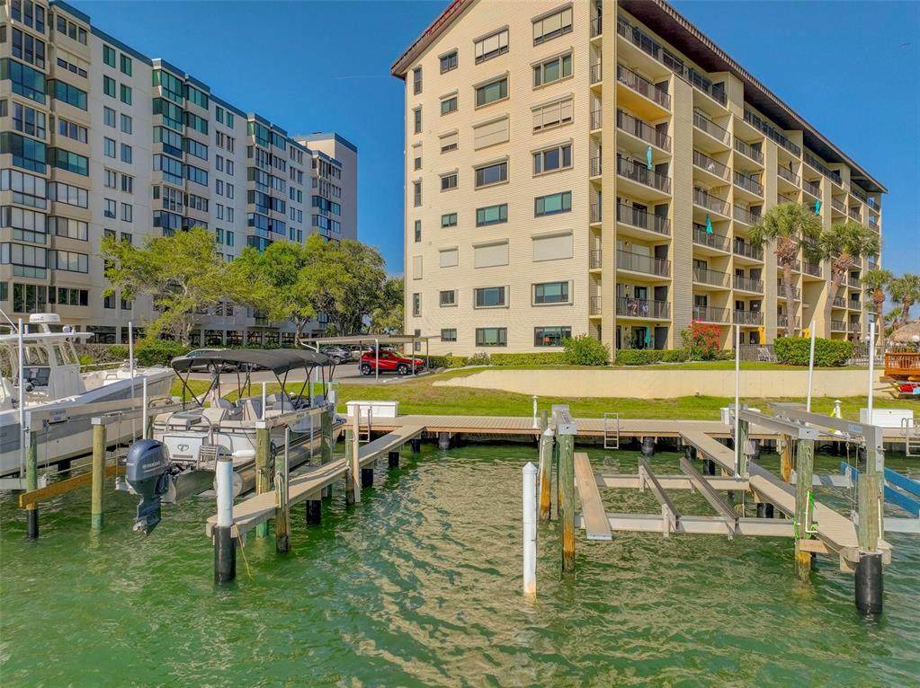 650 Island Way - Photo 1