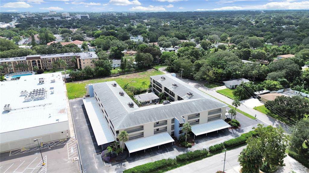 215 Valencia Boulevard - Photo 1