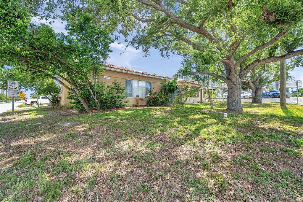 1269 Drew Street - Photo 1