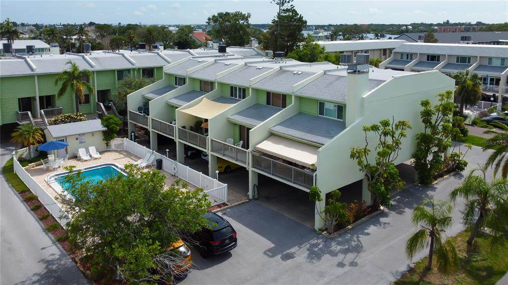 318 Windrush Boulevard - Photo 1