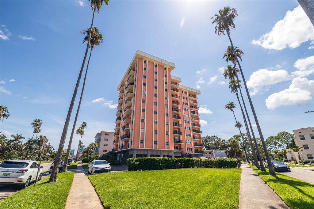 1120 Shore Drive - Photo 1