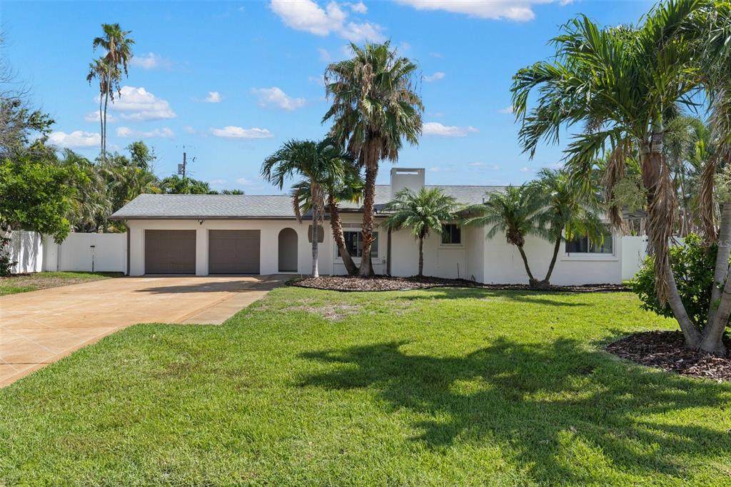 109 13TH Street - Photo 1