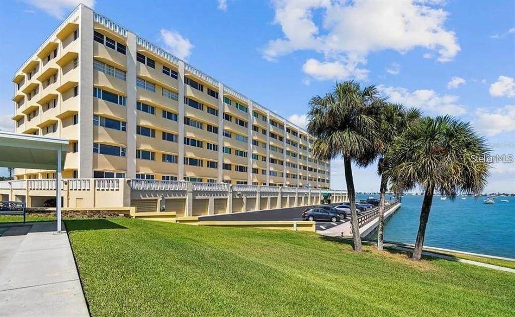 100 Bluff View Drive - Photo 1