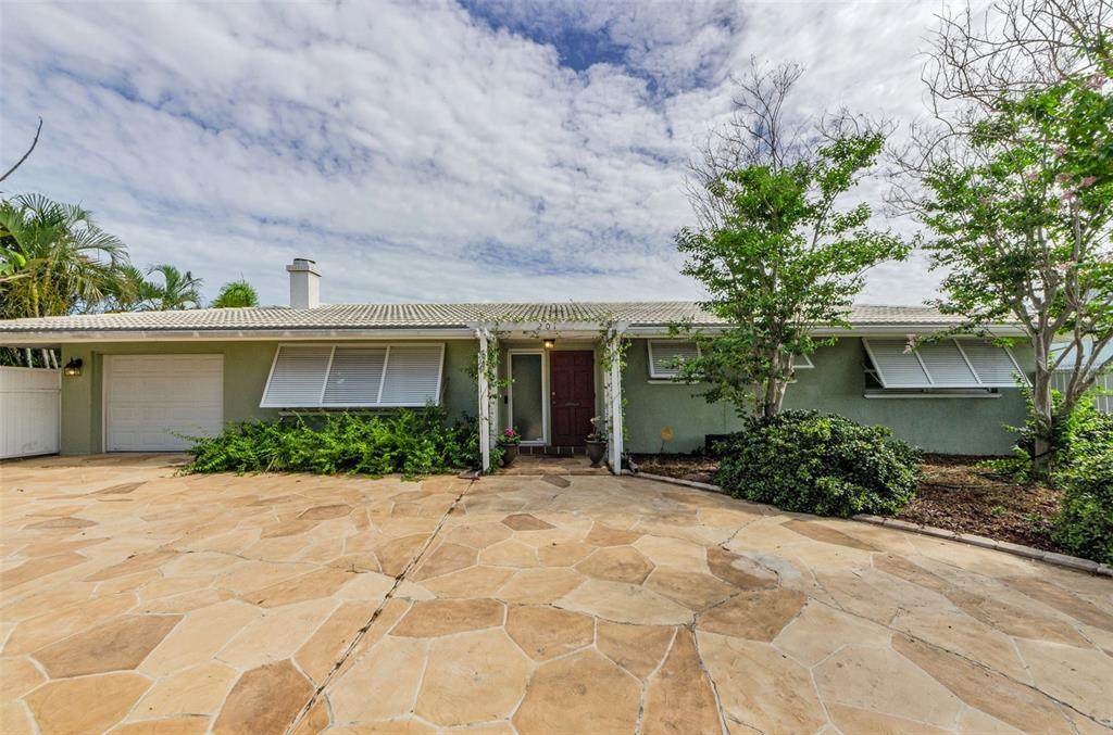 201 78TH Avenue - Photo 1