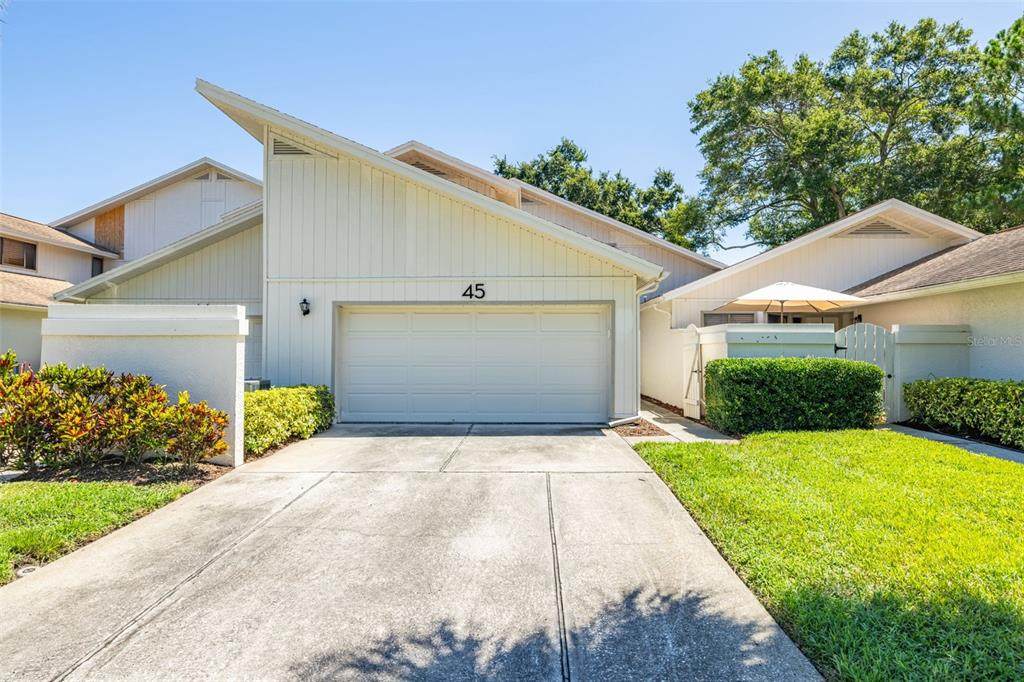 498 Lakeview Drive - Photo 1