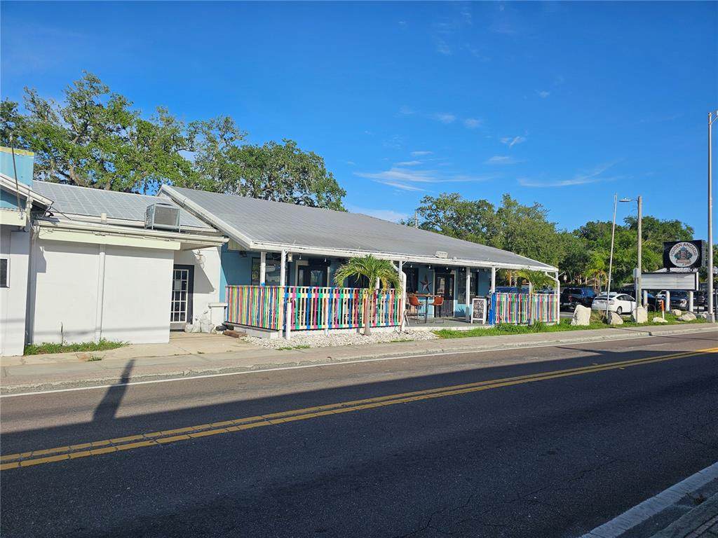 606 Pinellas Avenue - Photo 1