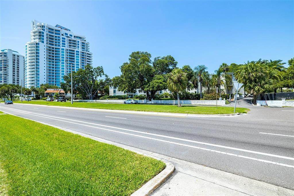 3325 Bayshore Boulevard - Photo 1