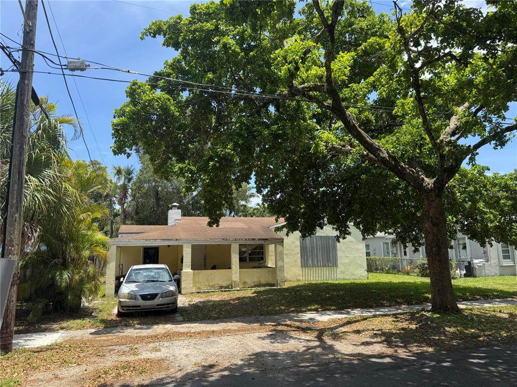 1712 10TH Avenue - Photo 1