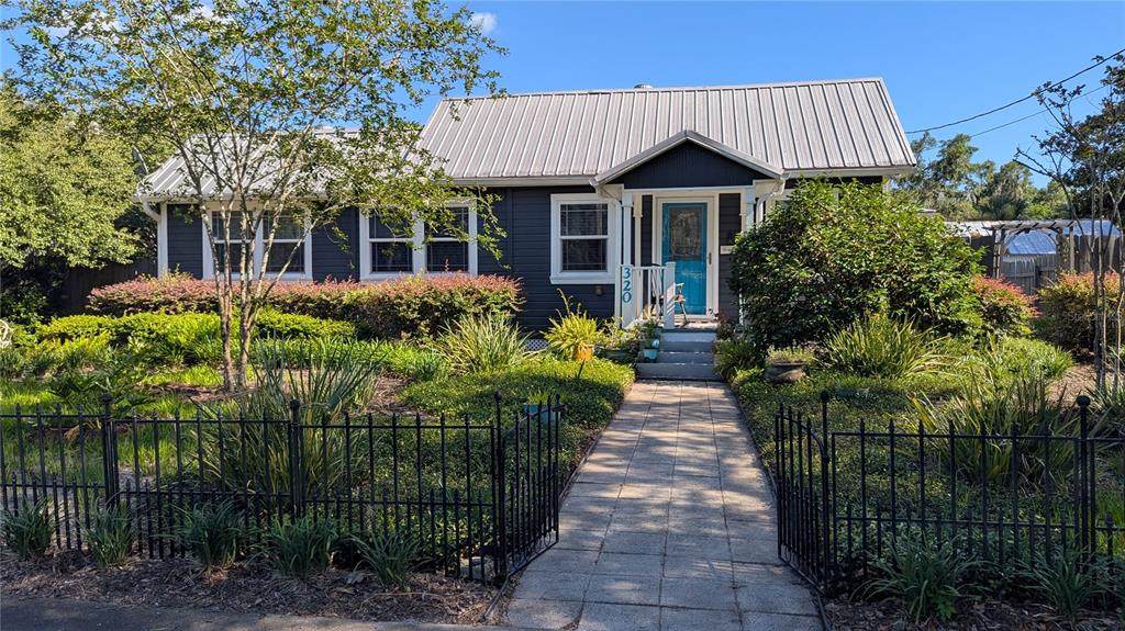 320 Graves Avenue - Photo 1