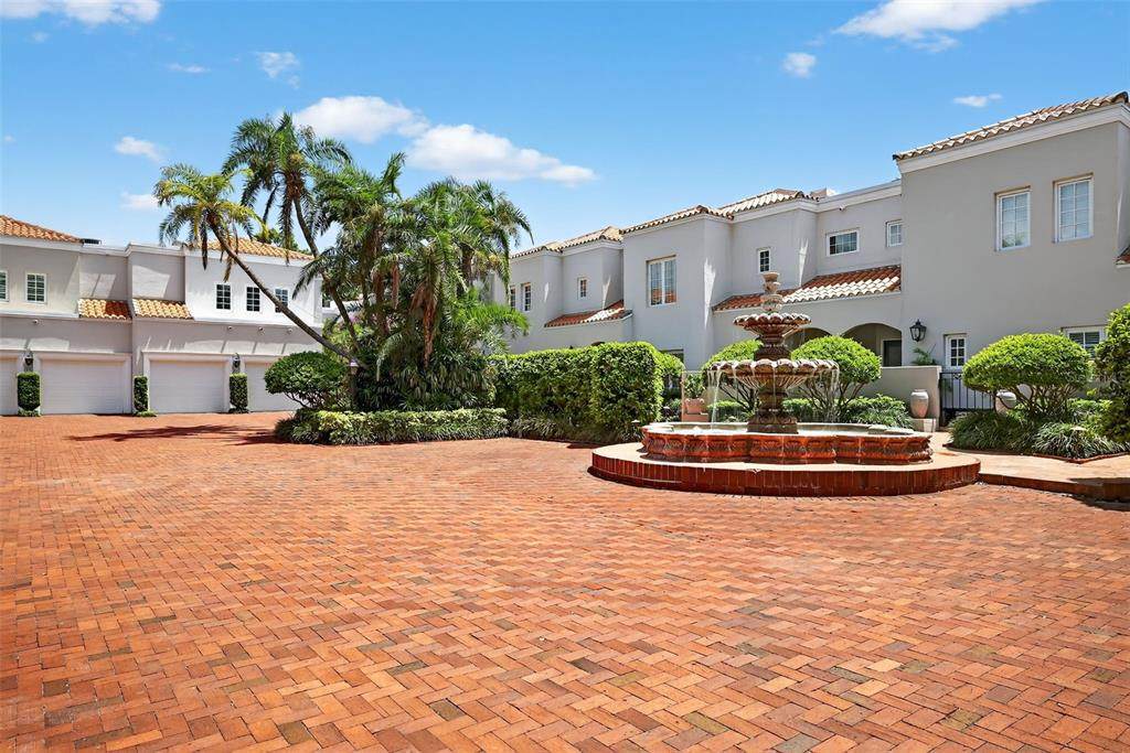 4965 Bayshore Boulevard - Photo 1