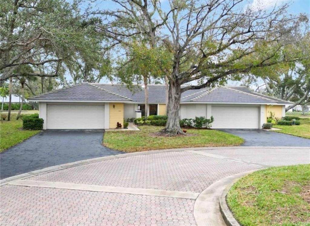 339 Pembroke Lane - Photo 1