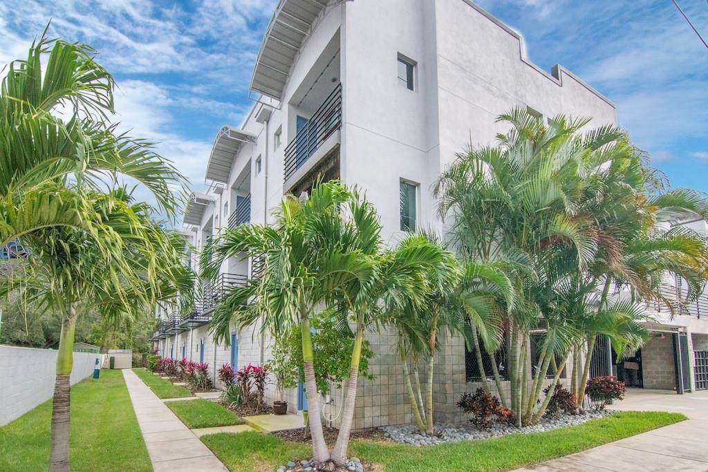 5008 Macdill Avenue - Photo 1