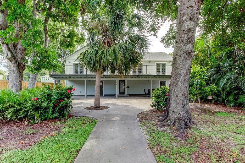 815 8TH Street - Photo 1