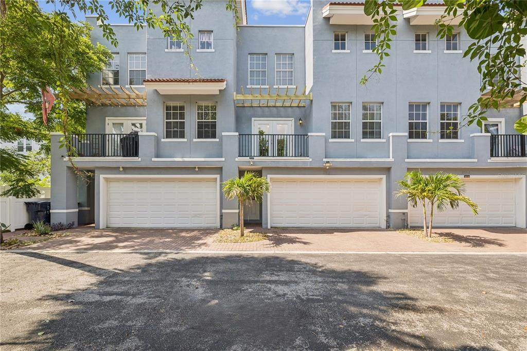 206 Arrawana Avenue - Photo 1