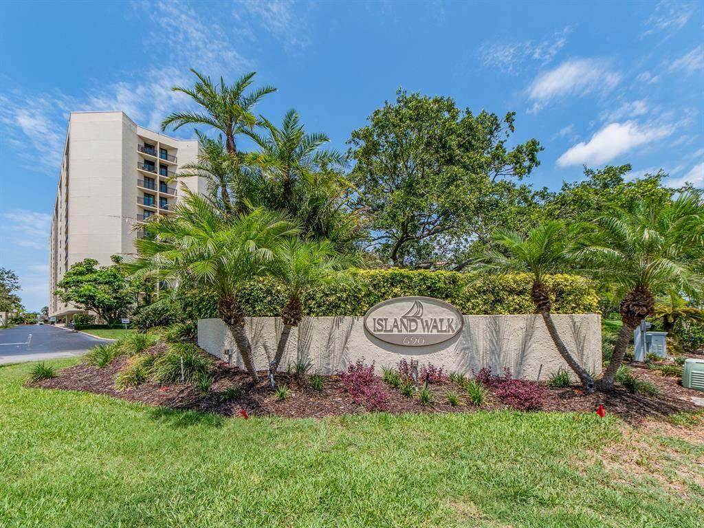 690 Island Way - Photo 1
