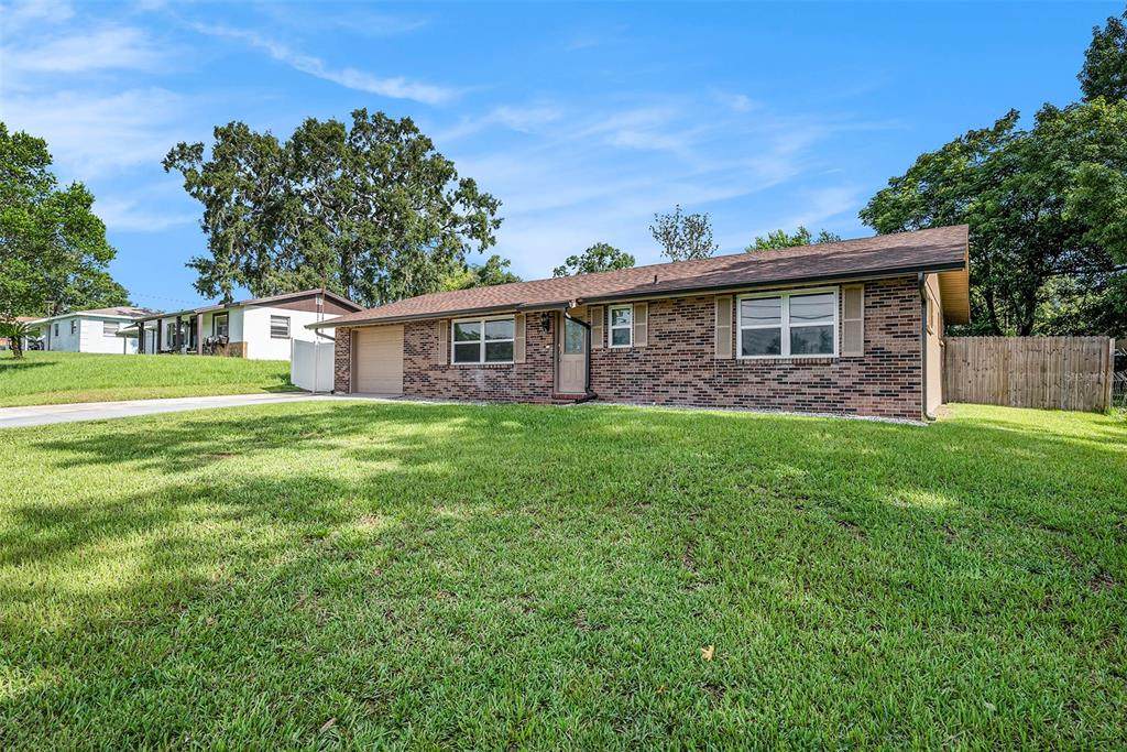 27103 Frampton Avenue - Photo 1