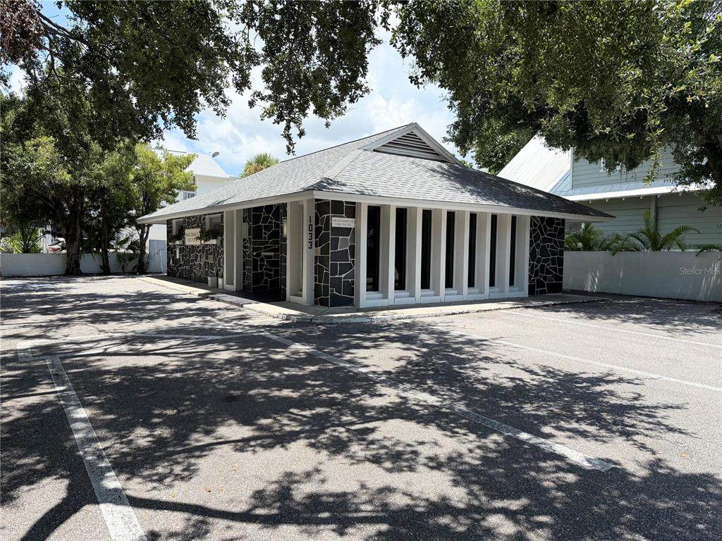 1033 7TH Avenue - Photo 1