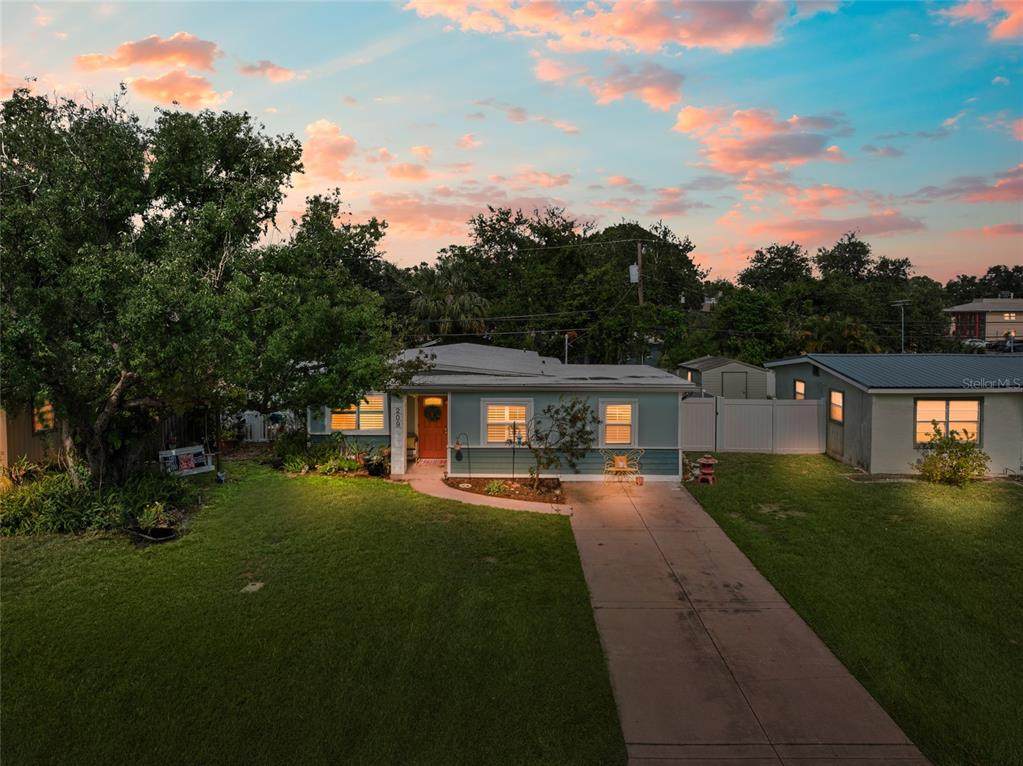 209 Emerald Lane - Photo 1