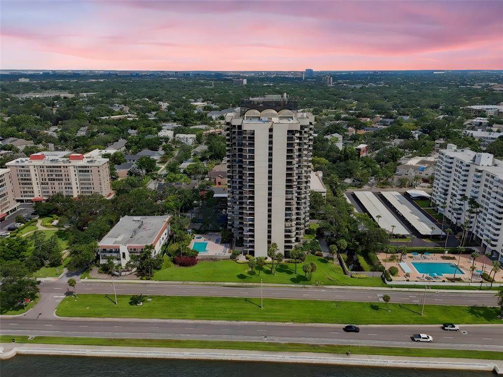 2413 Bayshore Boulevard - Photo 1