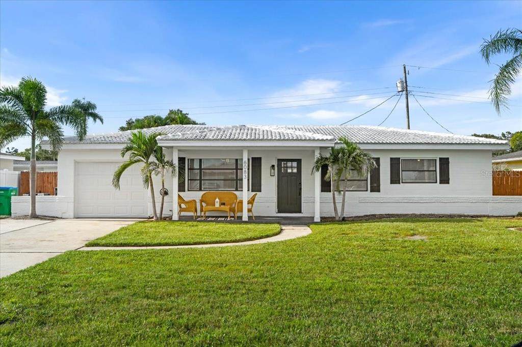 6083 50TH Avenue - Photo 1