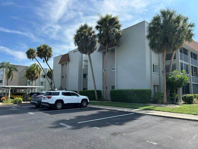 1520 Glen Oaks Drive - Photo 1