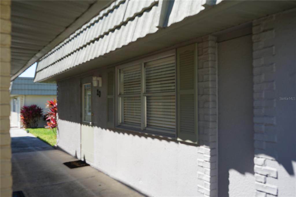 201 Kings Boulevard - Photo 1