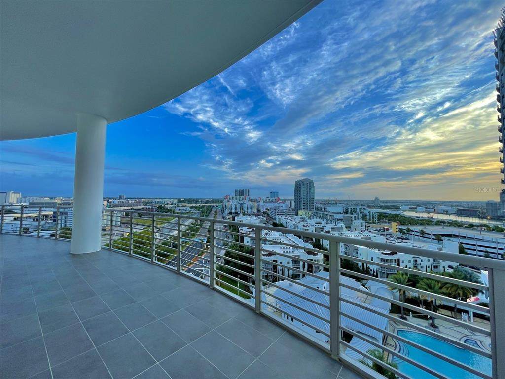 449 12TH Street - Photo 1