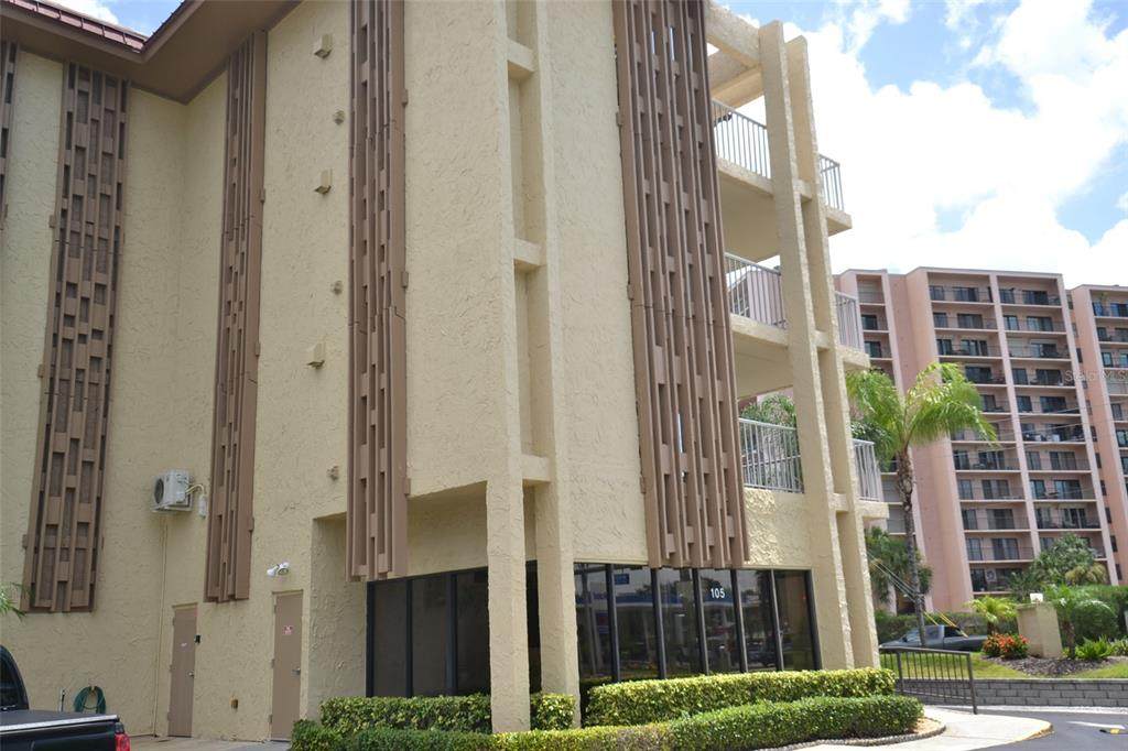 105 Island Way - Photo 1