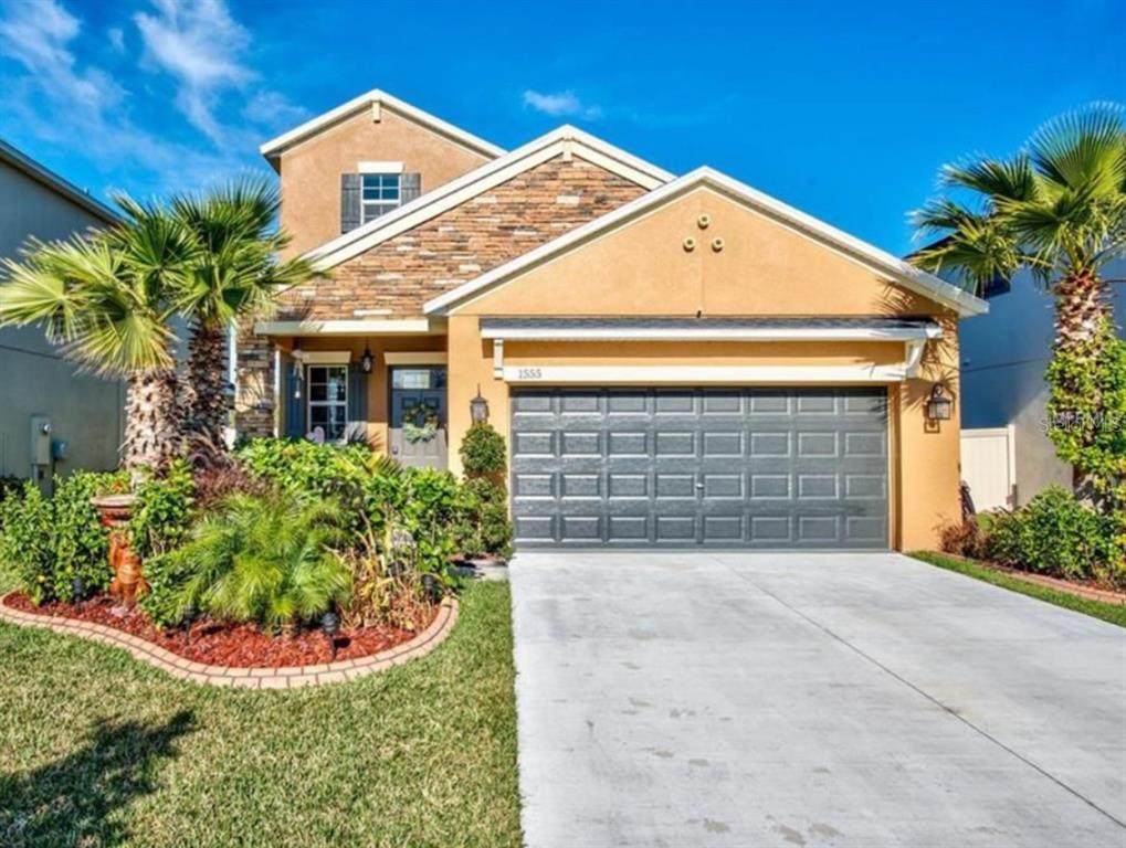 1555 Ludington Avenue - Photo 1