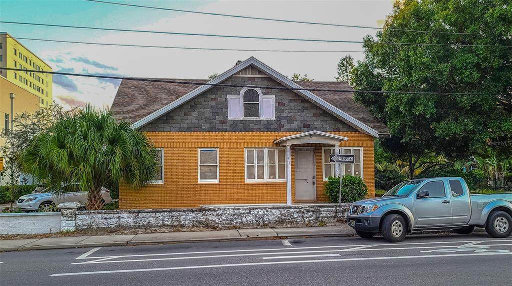 852 4TH Avenue - Photo 1