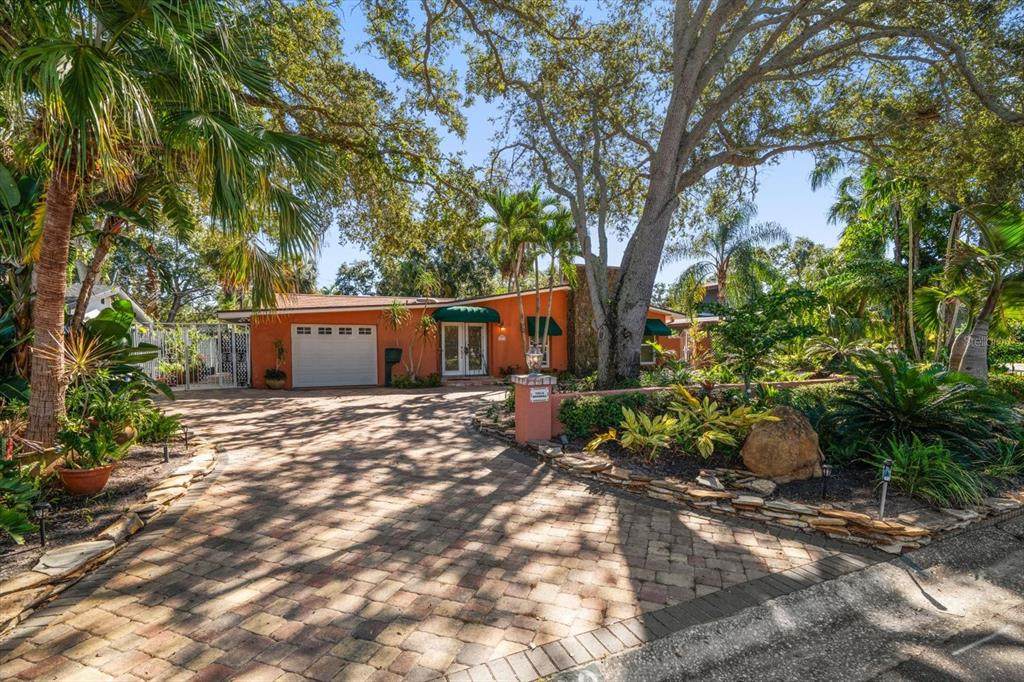 3033 82ND Way - Photo 1