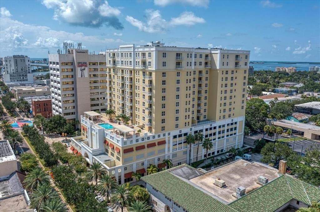 628 Cleveland Street - Photo 1