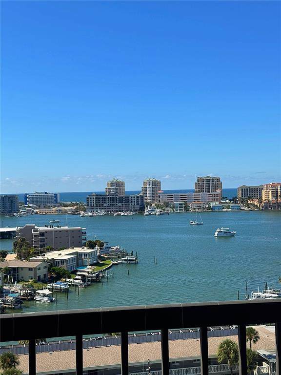 400 Island Way - Photo 1