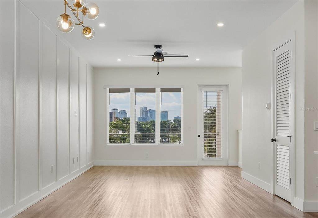 120 Gladys Street - Photo 1