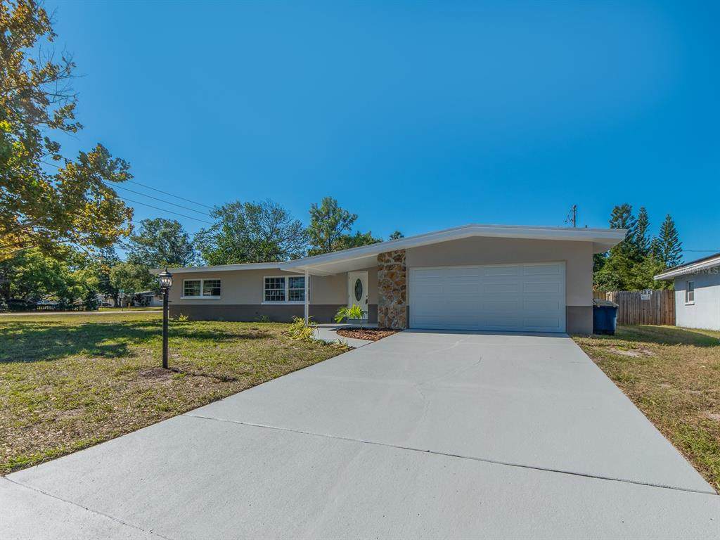 1596 Evergreen Avenue - Photo 1
