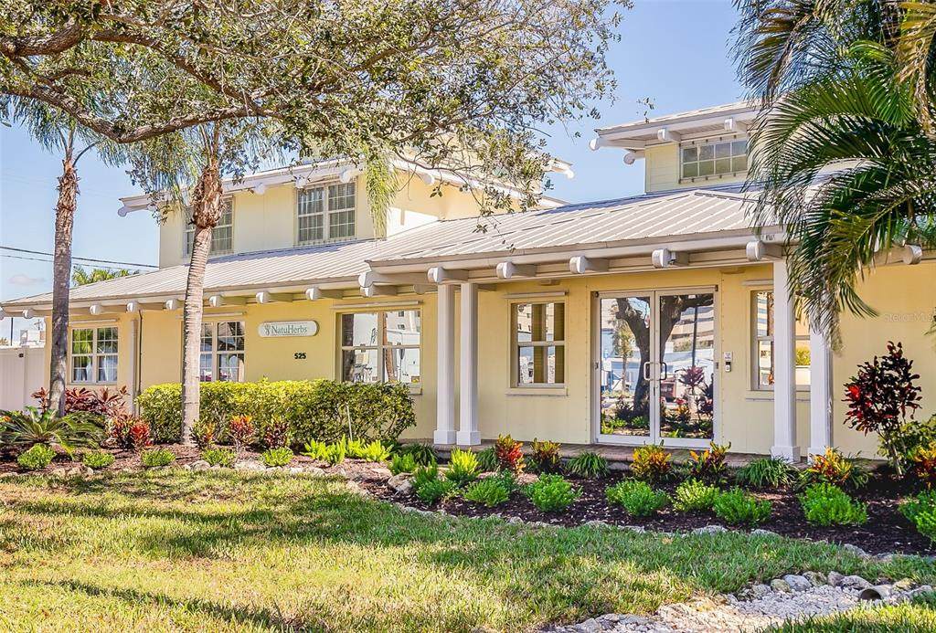 525 8TH Street - Photo 1