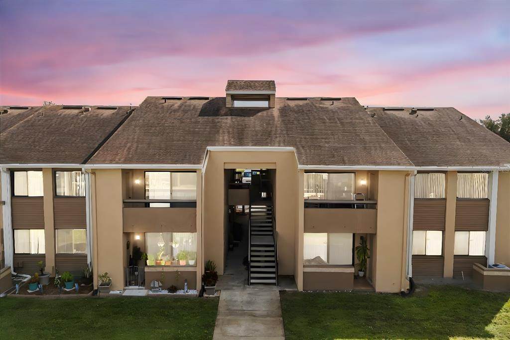 5339 Vineland Road - Photo 1