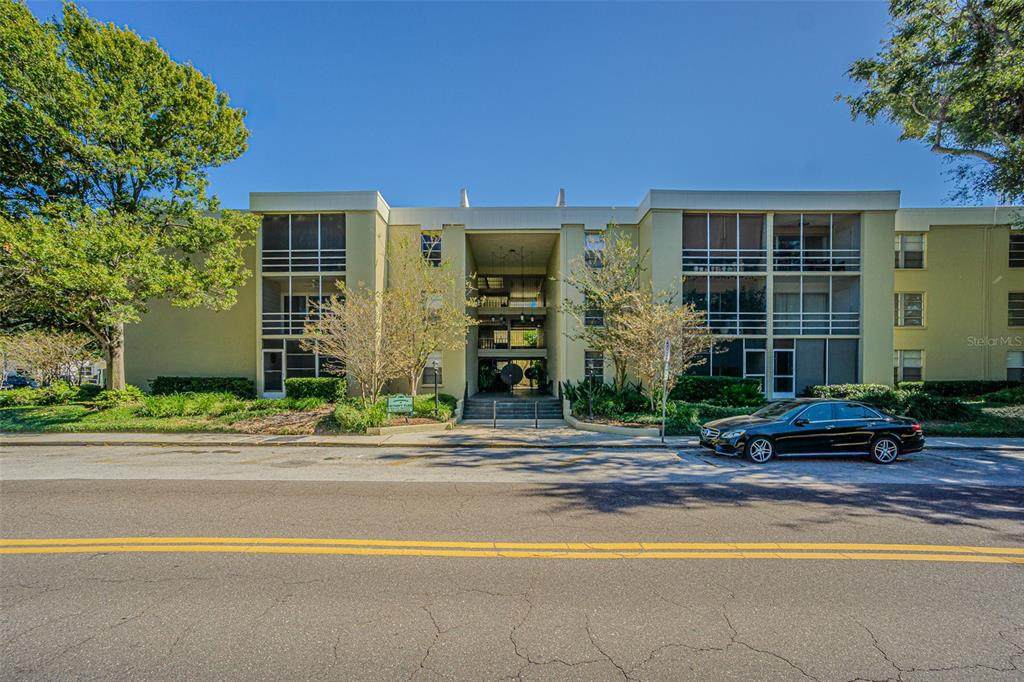 2302 Manhattan Avenue - Photo 1