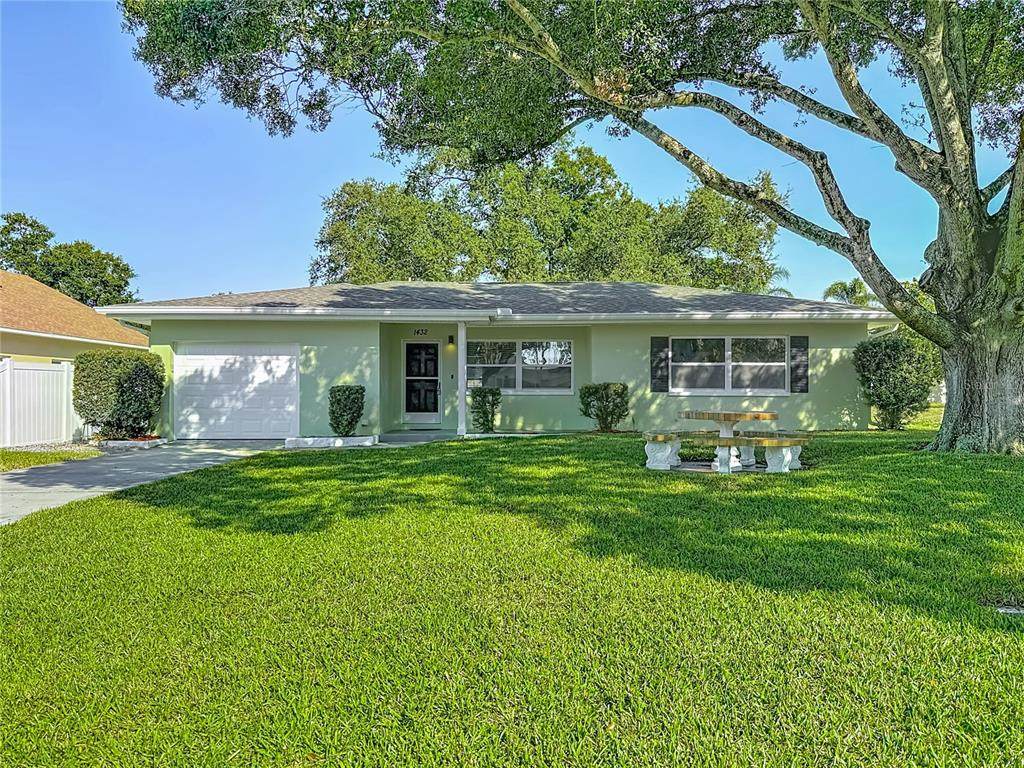 1432 Pine Street - Photo 1