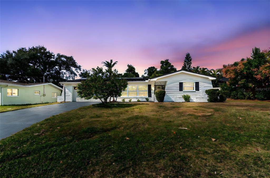 1598 Brookside Boulevard - Photo 1