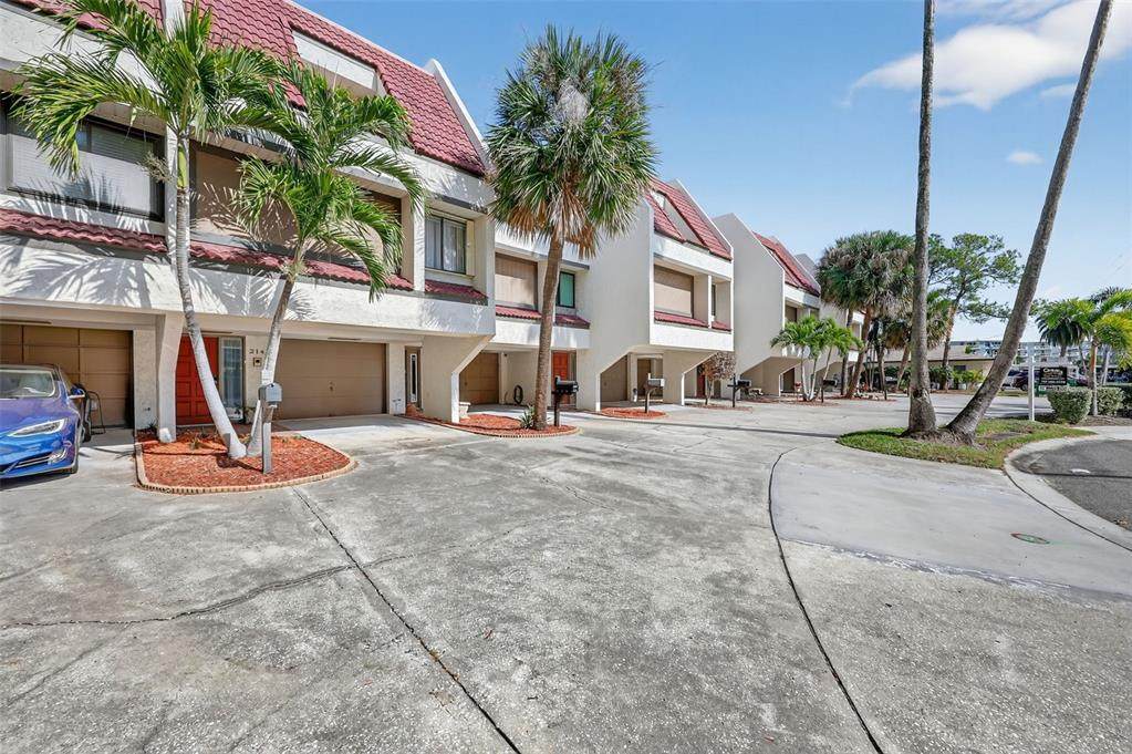 https://bt-photos.global.ssl.fastly.net/mfr/orig_boomver_1_TB8453027-2.jpg