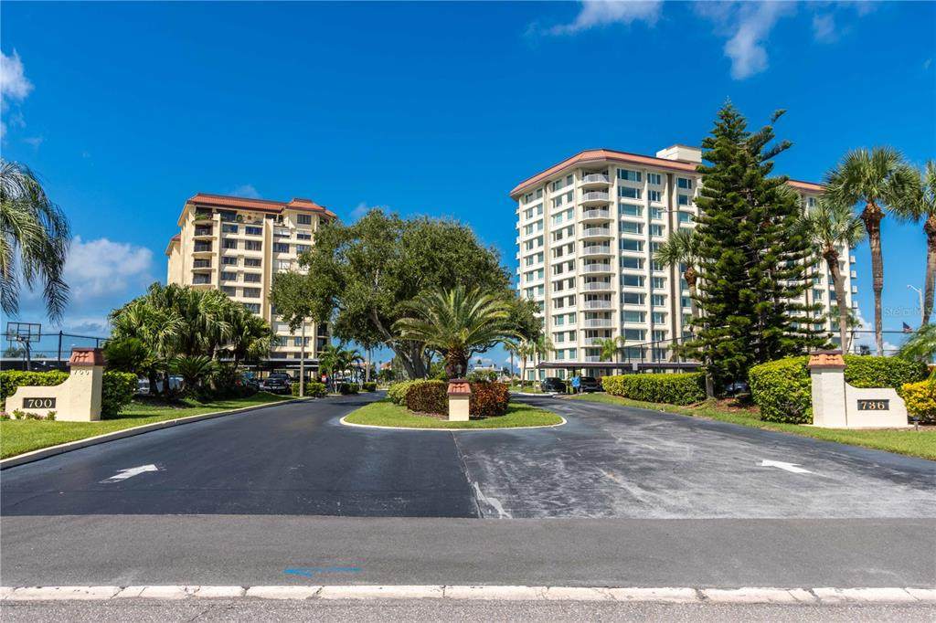 700 Island Way - Photo 1