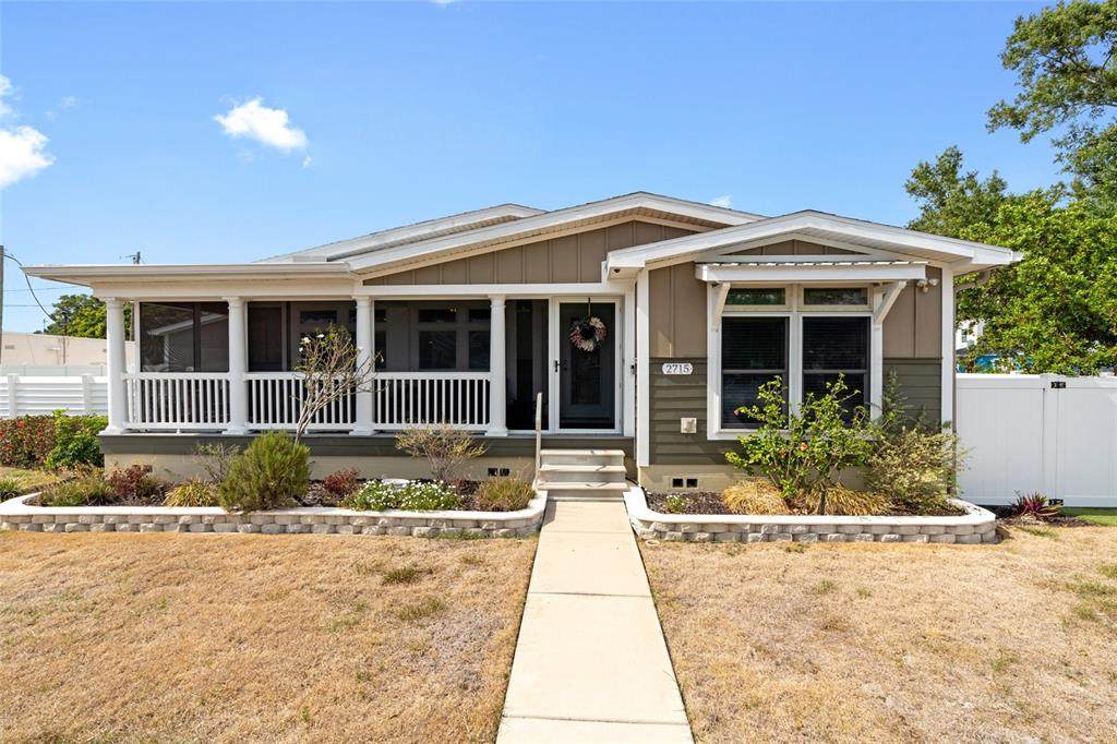 2715 9TH Avenue - Photo 1