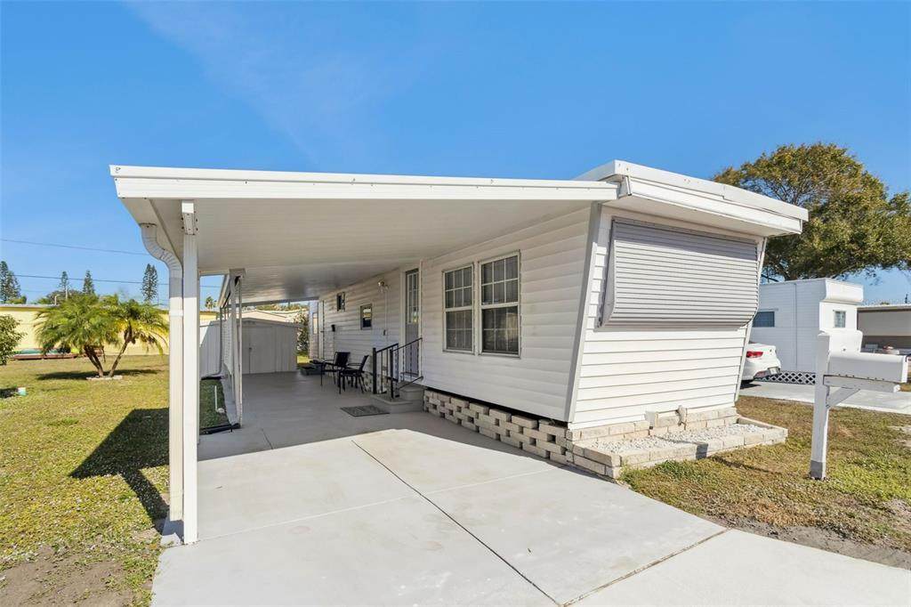 12674 Seminole Boulevard - Photo 1