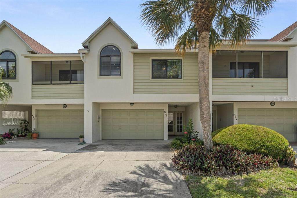 621 Duchess Boulevard - Photo 1